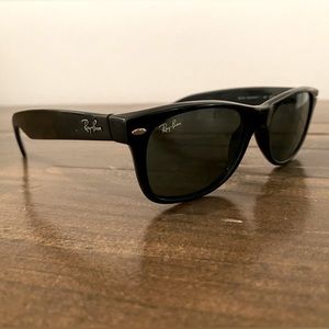 Ray-Ban New Wayfarer sunglasses in black